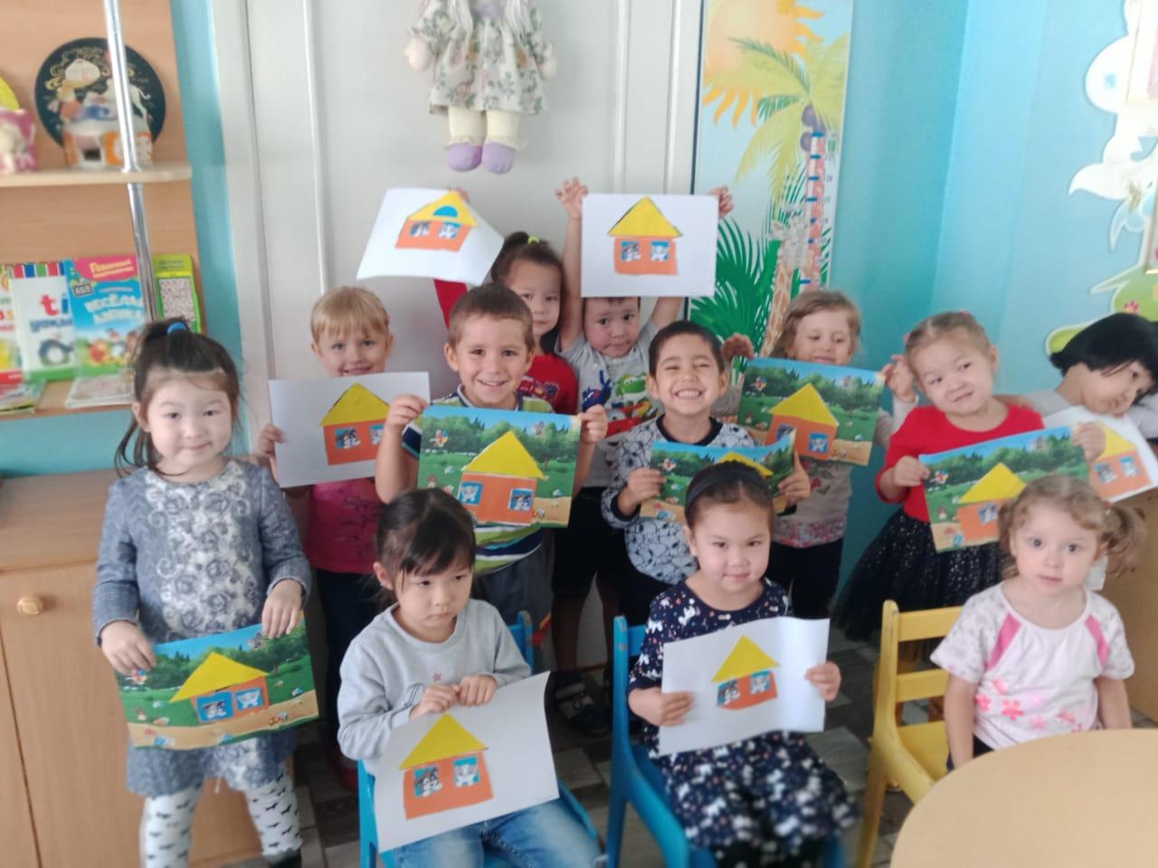 ҰОҚ ,ОУД аппликация в старшей группе "Ак когершин". Тема : Домик для друзей