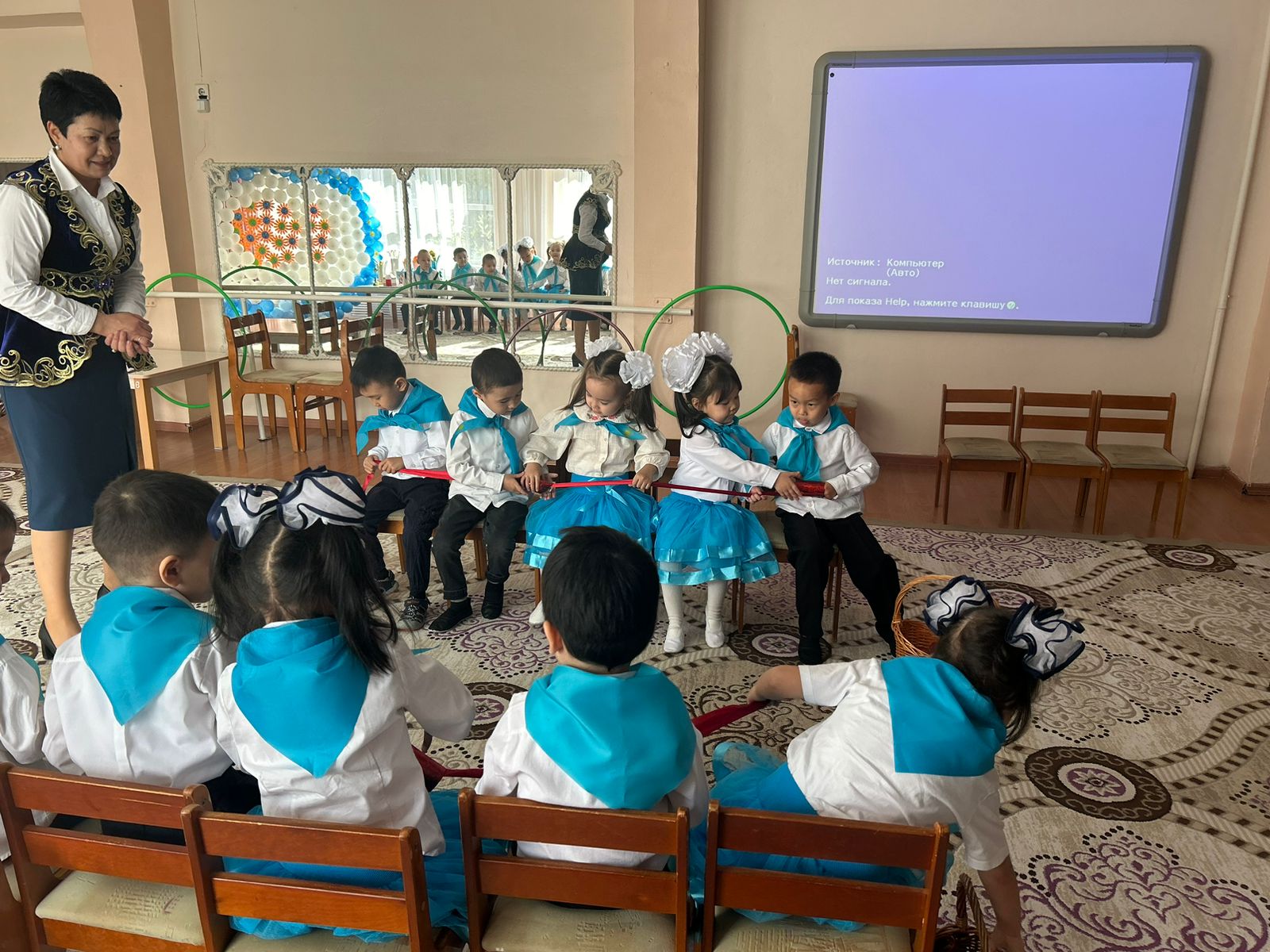 "Ұранды елдің- ұрпағы  қайсар"