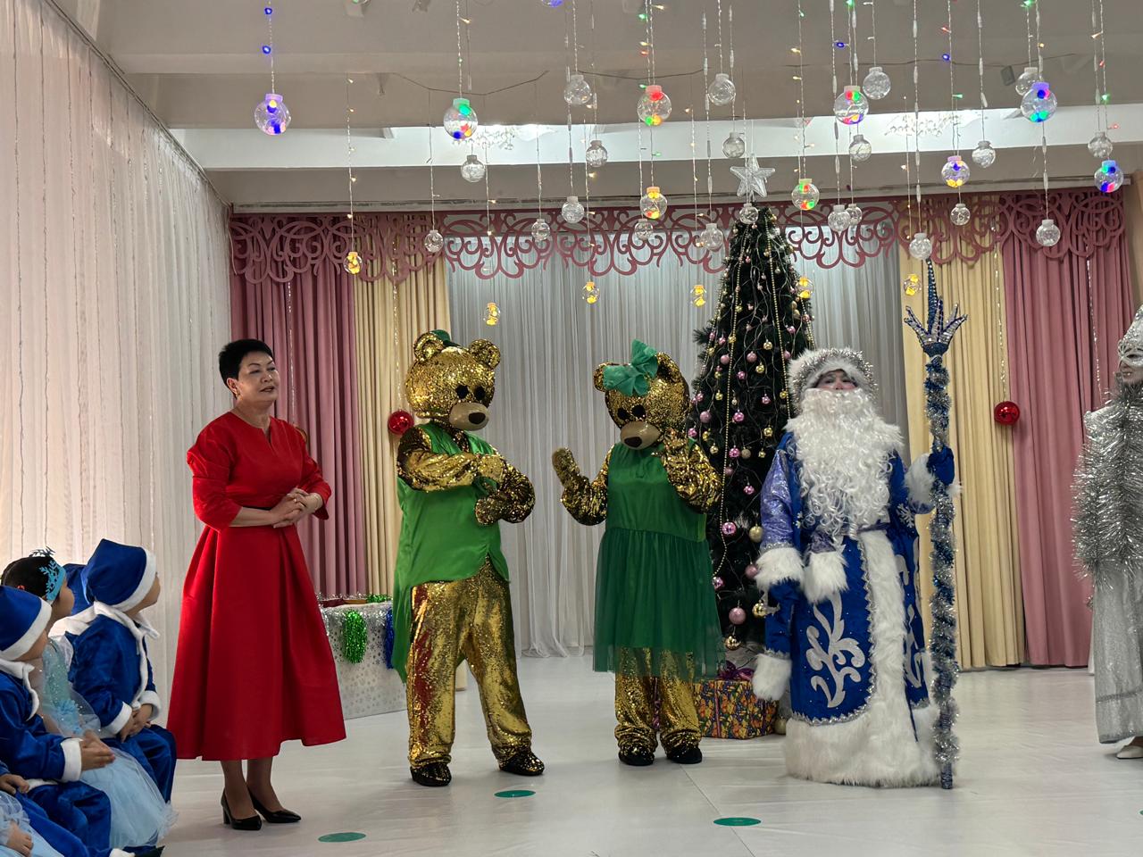 Жаңа-жылдық ертеңгілік "Бәйтерек" ересек топ